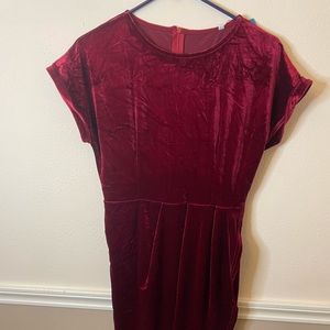 Red velvet dress. Size Medium. Perfect for Valentine’s Day.